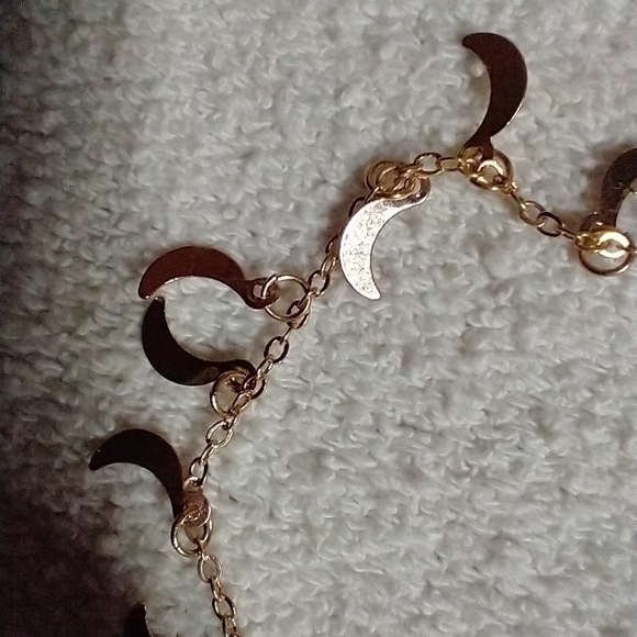 Goldtone moon chain bracelet - Picture 3 of 3